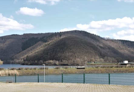 Blick der Webcam auf den Eiserbachsee, Rursee und den gegenüberliegenden Honigberg., © Rursee-Touristik Gmbh/S.Herfort Blick der Webcam auf den Eiserbachsee, Rursee und den gegenüberliegenden Honigberg., © Rursee-Touristik Gmbh/S.Herfort
