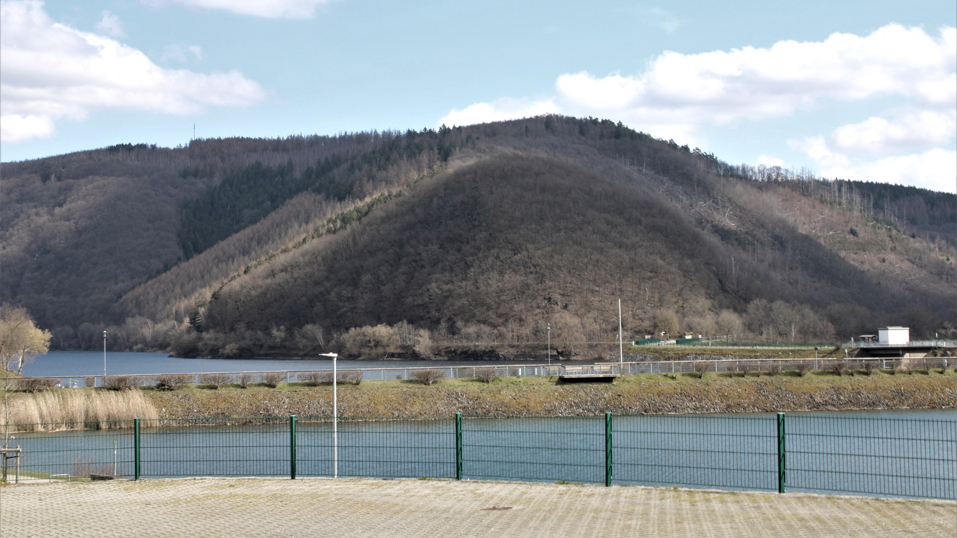 Blick der Webcam auf den Eiserbachsee, Rursee und den gegenüberliegenden Honigberg., © Rursee-Touristik Gmbh/S.Herfort