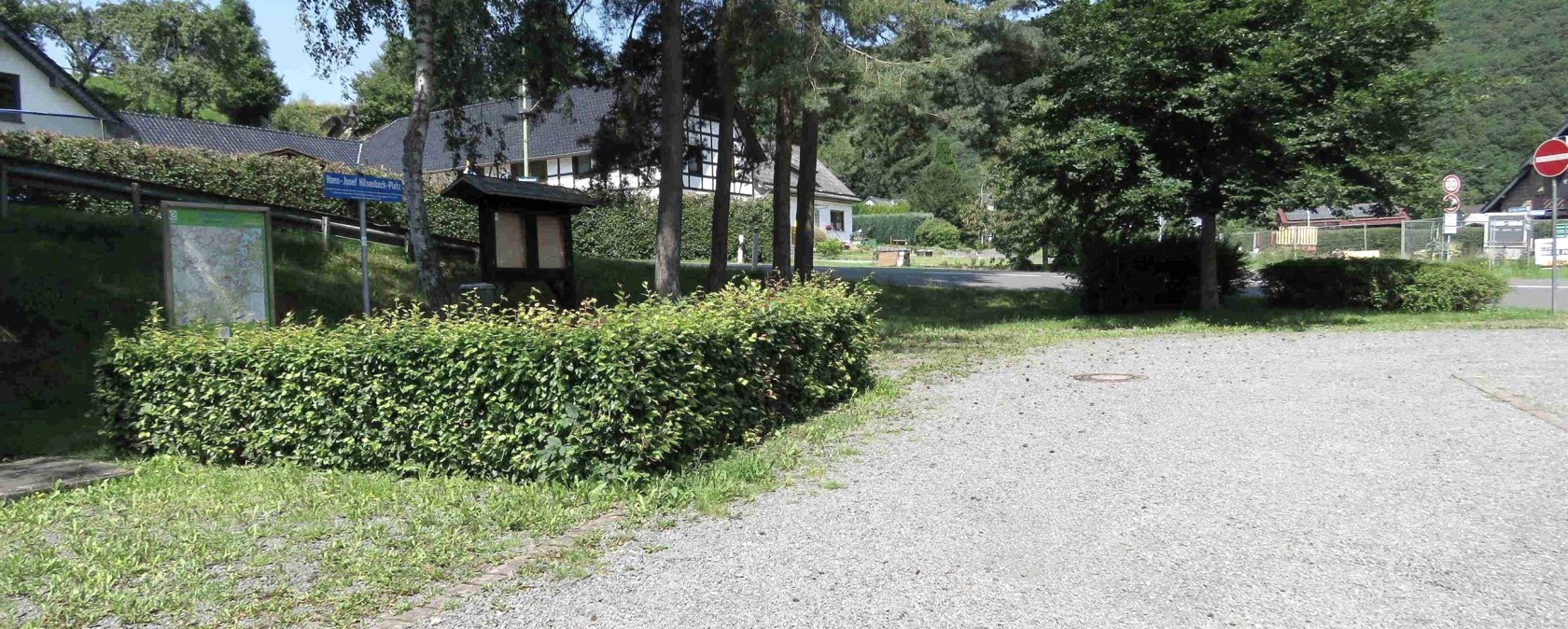 Wanderparkplatz Hans-Josef-Hilsenbeck-Platz, © Rursee-Touristik GmbH