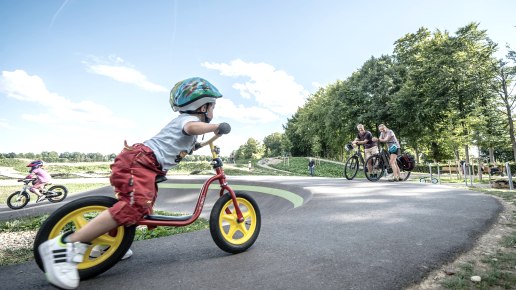 Auf dem Pumptrack, © Dennis Stratmann