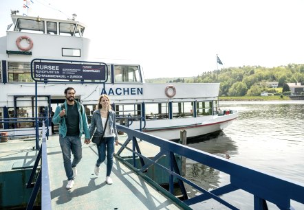 Anlegestelle und Schiff, © Eifel-Tourismus GmbH, Dominik Ketz