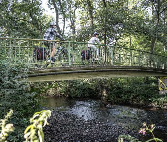 RurUfer cycle path near Kreuzau, © Eifel Tourismus GmbH, Dennis Stratmann