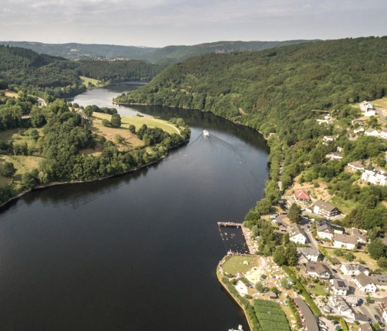 Cycle tour RurUfer cycle path: view of Einruhr and Obersee, © Eifel Tourismus GmbH/D. Ketz